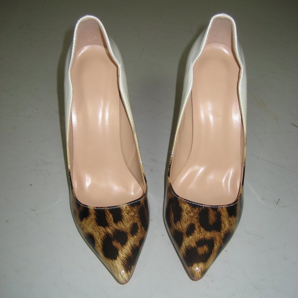 Vocosi Gradient White Leopard Stiletto Patent Pumps Pointed Toe Size 7.5 NIB